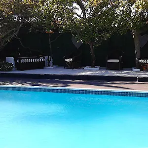 Port House 3* Bloubergstrand